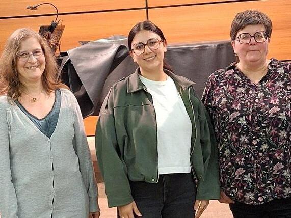 Von links: Reimar Dietz ( Stellvertretender Vorsitzender, Schriftf&uuml;hrer), Heike B&ouml;hm (Vorsitzende), Janina Kalb (Beisitzerin), Monika Metzner (Beisitzerin) und Sabine Anst&ouml;tz-Dietz (Schatzmeisterin).