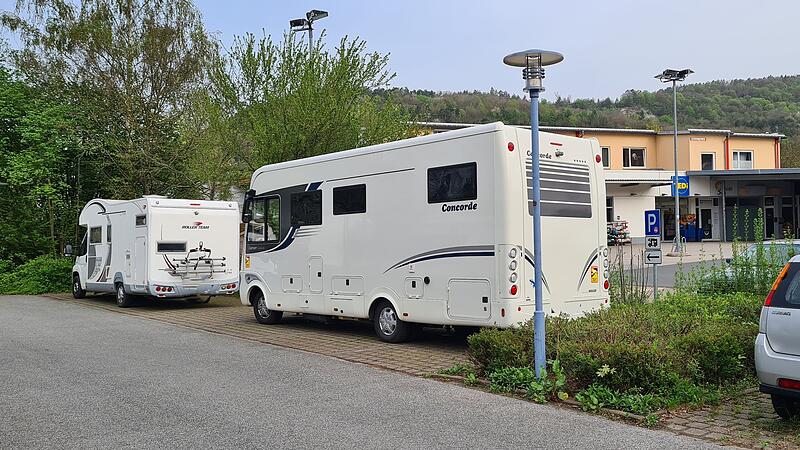 Die 4 ausgezeichneten Wohnmobilplätze sind bereits beliebt - hier soll es auch Stromanschluss geben