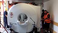 Der neue MRT-Scanner soll unter anderem f&uuml;r eine noch h&ouml;here Qualit&auml;t in der bildgebenden Diagnostik am Regiomed-Klinikum in Coburg sorgen.