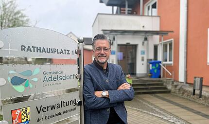 18 Jahre lang war er Rathauschef in Adelsdorf. Im Mai wird Karsten Fischkal (Freie W&auml;hler) die Amtsgesch&auml;fte an seinen Nachfolger &uuml;bergeben.
