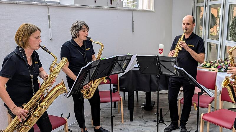 Die „Rhöner Saxophöner“ aus Stangenroth spielten zum Festakt Die „Rhöner Saxophöner“ aus Stangenroth spielten zum Festakt