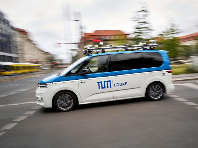 Erste Realfahrt eines autonomen Fahrzeugs unter neuen Bedingungen