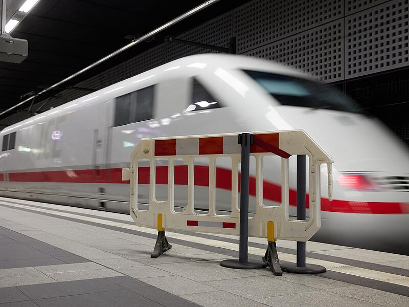 Bahnstrecke zwischen Berlin und Hamburg Bahnstrecke zwischen Berlin und Hamburg