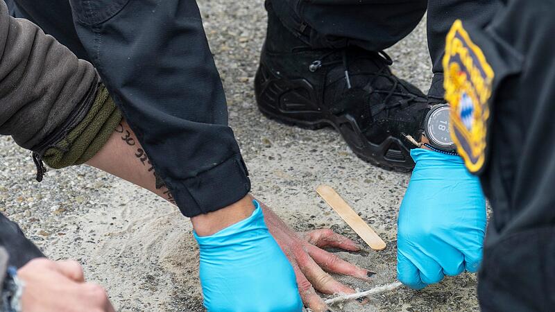 Protest vor Rüstungsfirma Renk