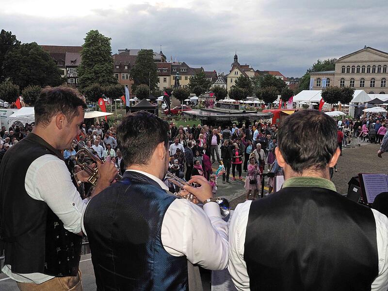 Stimmung beim Schlossplatzfest 2023 in Coburg