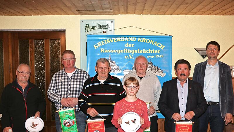 Für besondere züchterische Leistungen wurden zahlreiche Mitglieder geehrt (von links): Hans-Georg Martin, Markus Appel, Helmut Hanff, Klara Johanna Volldran, Günther Schmidt, Fritz Bauer und Vorsitzender Klaus Ruppert.