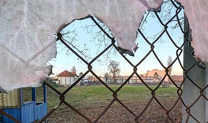 Philosophenviertel ForchheimForchheim & Fränkische Schweiz Man solle ein Buch nicht nach seinem Cover beurteilen, heißt es. Beim Philosophenviertel Forchheim bleibt einem seit Jahren nichts anderes übrig. Das Ergebnis: ernüchternd. Auch was die Frage nach dem ausstehenden Gerichtsverfahren betrifft.