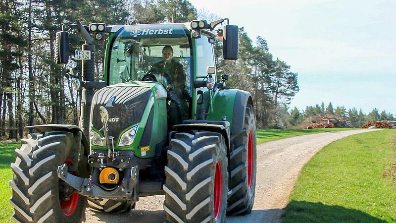 W&auml;hrend sich Landwirte nach ausgebauten Flurwegen in der Fr&auml;nkischen Schweiz sehnen, sorgen sich Natursch&uuml;tzer um die kleinteilige Landschaft in der Region.Forchheim & Fr&auml;nkische Schweiz