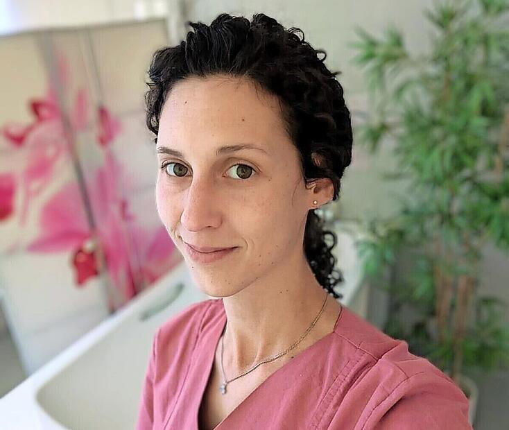 Hebamme mit Uni-Abschluss: Anne Merz ist in diesem Jahr als Jahrgangsbeste des ersten Studiengangs Hebammenwissenschaft an der Hochschule Coburg ausgezeichnet worden. Hebamme mit Uni-Abschluss: Anne Merz ist in diesem Jahr als Jahrgangsbeste des ersten Studiengangs Hebammenwissenschaft an der Hochschule Coburg ausgezeichnet worden.