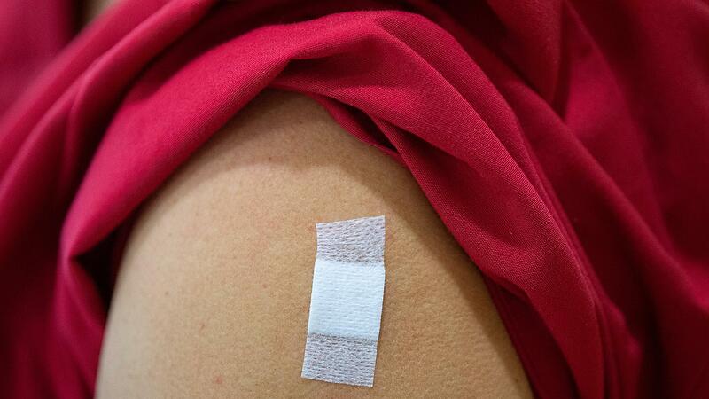 Es gibt neue Empfehlungen für die Impfung von Kindern und Jugendlichen gegen Corona  – allerdings von politischer Seite und (noch) nicht von der Stiko.