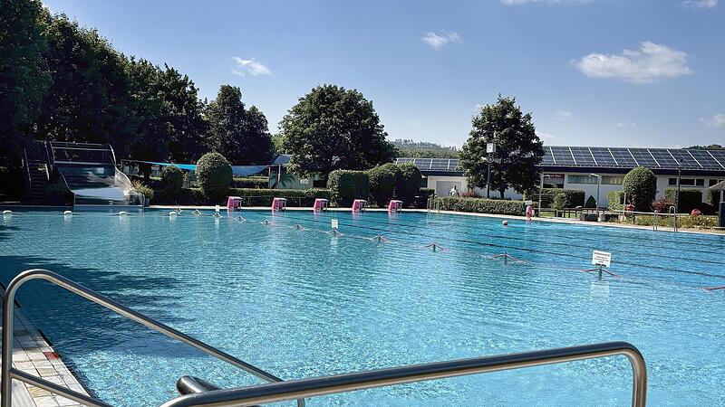 Das Schwimmbad „Rodach Beach“ soll saniert werden. Dabei hofft man für die Finanzierung auf Zuschüsse aus dem Sonderförderprogramm SPSF. Das Schwimmbad „Rodach Beach“ soll saniert werden. Dabei hofft man für die Finanzierung auf Zuschüsse aus dem Sonderförderprogramm SPSF.