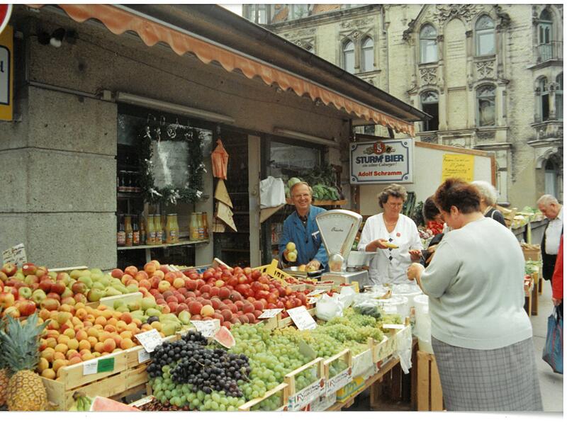 Obst und Gemüse an der Mohrenbrücke in Coburg Obst und Gemüse an der Mohrenbrücke in Coburg