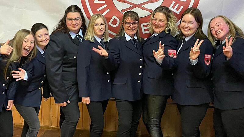 Besonders bemerkenswert ist der Zuwachs an Frauen im aktiven Dienst bei der Wildfleckener Feuerwehr. Während im März 2024 nur eine Frau in den Reihen der Feuerwehr stand, sind es nun neun.