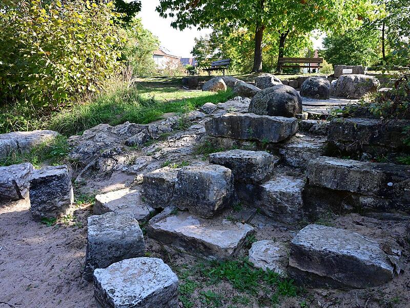 Der Wasserspielplatz „In der Hut“ in Baiersdorf ist ausgetrocknet. Der Wasserspielplatz „In der Hut“ in Baiersdorf ist ausgetrocknet.