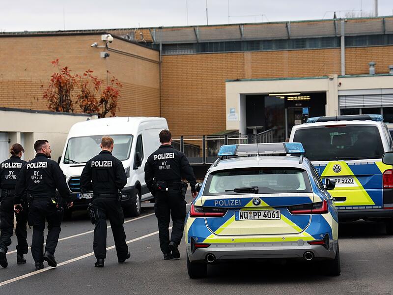 Häftling soll in JVA Aschaffenburg Beamten bedroht haben Häftling soll in JVA Aschaffenburg Beamten bedroht haben