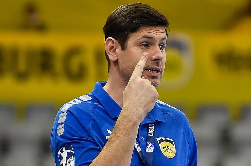 Alois Mraz beobachtet die Entwicklung seiner Spieler ganz genau. Der Tscheche in Diensten des Handball-Zweitligisten HSC 2000 Coburg weiß, dass er und sein Team am Samstag in Nordhorn liefern müssen, ansonsten kann es ungemütlich bei den als Mitfavorit auf den Aufstieg gehandelten Vestestädtern werden. Alois Mraz beobachtet die Entwicklung seiner Spieler ganz genau. Der Tscheche in Diensten des Handball-Zweitligisten HSC 2000 Coburg weiß, dass er und sein Team am Samstag in Nordhorn liefern müssen, ansonsten kann es ungemütlich bei den als Mitfavorit auf den Aufstieg gehandelten Vestestädtern werden.