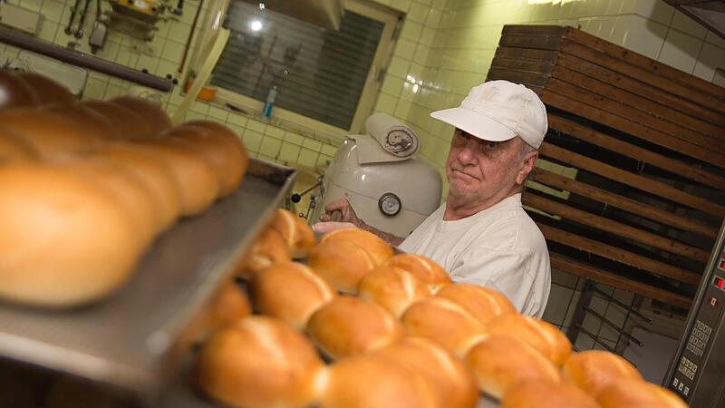 Die B&auml;ckerei Pfister von Werner Schr&uuml;fer in Burk ist an Karsamstag und Ostersonntag ge&ouml;ffnet. Welche B&auml;ckereien an den Kartagen und Ostern noch ge&ouml;ffnet haben? Der gro&szlig;e &Uuml;berblick zeigt es.