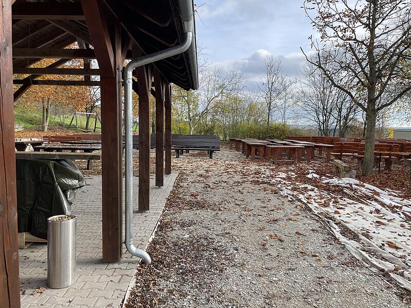 Baustelle Zentbechhofener BierkellerBaustelle Zentbechhofener Bierkeller Neues Konzept, neuer Look: Anstatt der vorherigen Grasfläche ist der Boden im Bergarten verdichtet worden.