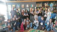 Die Schüler der Ritter-von-Spix-Schule besuchten die „Bücherstube“ Höchstadt.