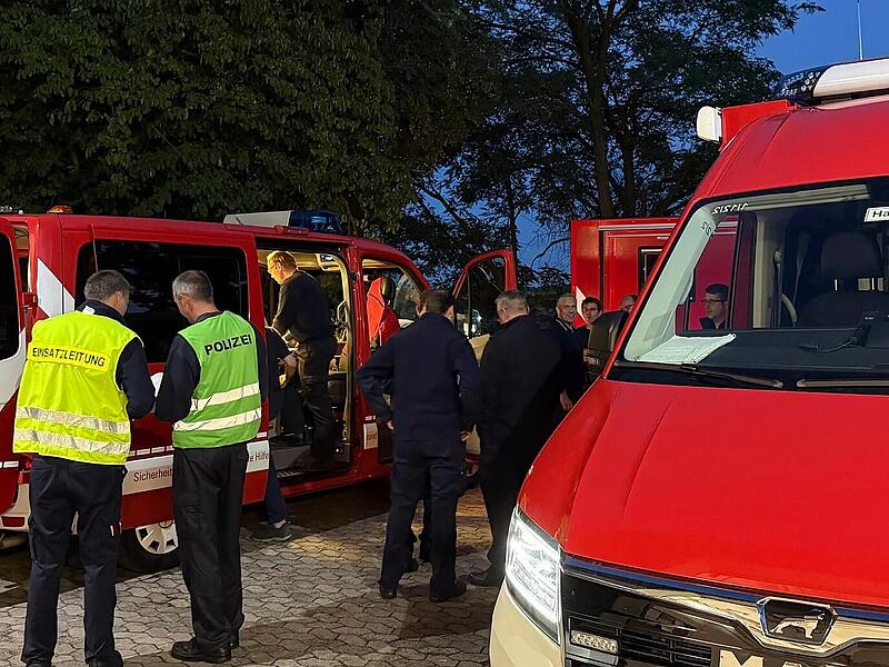 Bombenfund-Szenario in Erlangen: Evakuierung durch Feuerwehr simuliert Bombenfund-Szenario in Erlangen: Evakuierung durch Feuerwehr simuliert