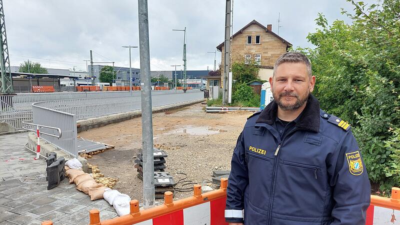 Hauptpolizeikommissar Elmar Mackert, Leiter Wasserschutzpolizei Bamberg Der Leiter der Wasserschutzpolizei Bamberg, Elmar Mackert, ist seit Dienstagabend (21. Mai 2024) in Strullendorf beim Bahnhof im Einsatz gewesen.