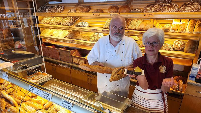 Michael Kerling mit seiner Frau Christine: Sie werden weiterhin der Oberen K&ouml;nigstra&szlig;e f&uuml;r ihre Kunden da sein.