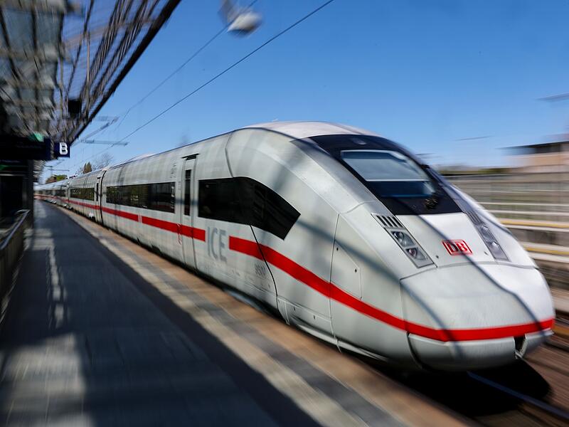 ICE 4 auf der Fahrt ICE 4 auf der Fahrt