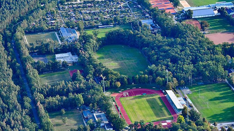 Rund ein Dutzend Vereine nutzen den Volkspark als Sportst&auml;tte. Aber auch als Stadtpark und Naherholungsfl&auml;che ist er f&uuml;r die Allgemeinheit von gro&szlig;er Bedeutung. Doch die Anlagen sind in teils marodem Zustand.