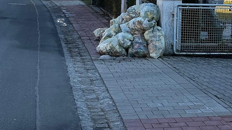Die alten gelben S&auml;cke stapeln sich in Buch, Poppenwind und Krausenbechhofen.