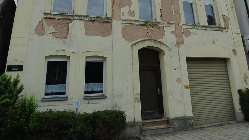 Der Investor will mehr Licht in das alte Rathaus in Ebermannstadt bringen und hat noch weitere Vorstellungen für den Umbau.Forchheim & Fränkische Schweiz Der Investor will mehr Licht in das alte Rathaus in Ebermannstadt bringen und hat noch weitere Vorstellungen für den Umbau.