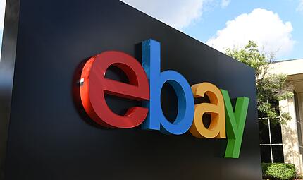 Ebay-Logo vor Hauptquartier