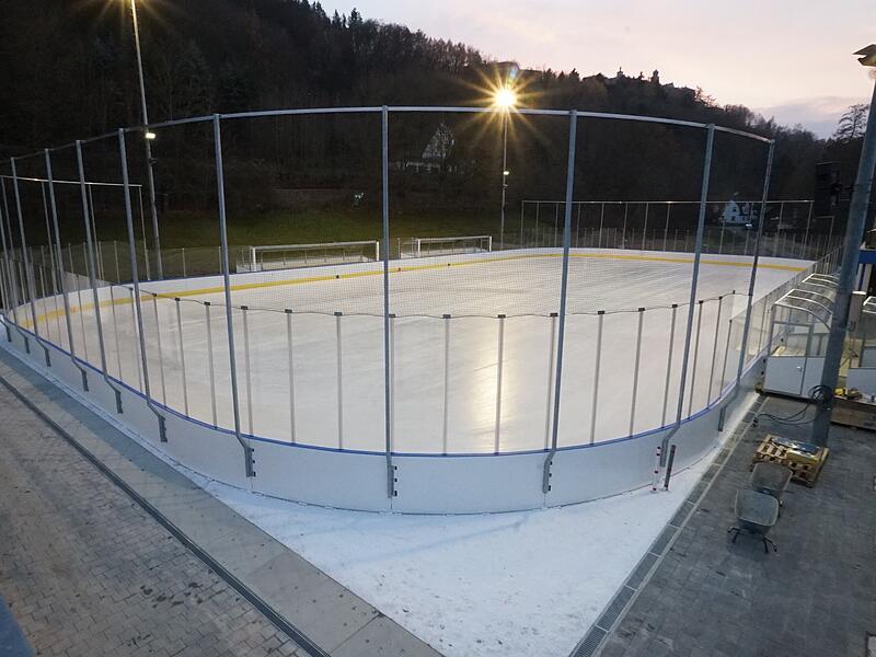 Die Eisbahn ist bereit für die neue Saison. Ab heute (Freitag, 5. Dezember) können Schlittschuhfans wieder ihrem sportlichen Hobby frönen.