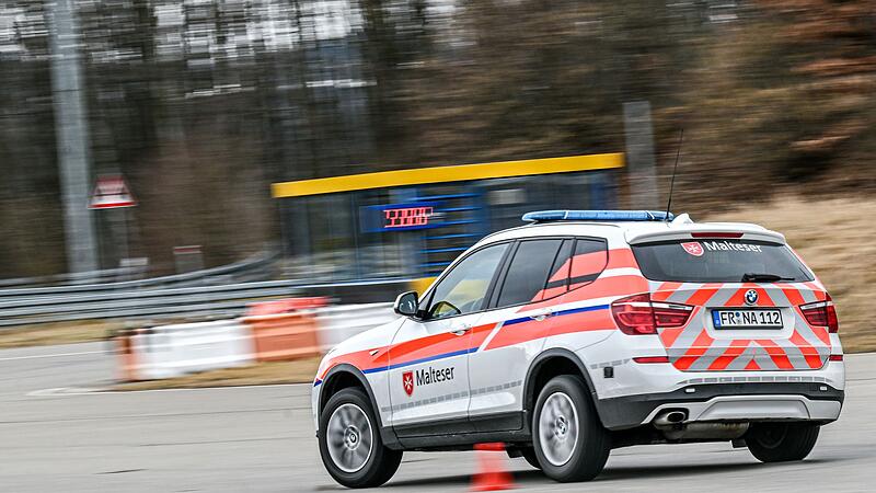 Rallye-Legende Kleinschmidt beim Malteser Fahrsicherheitstraining