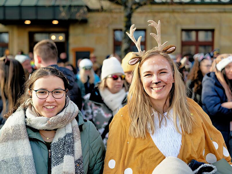 Faschingsumzug in Hirschaid 2026Mit Drachen und Pok&eacute;mon: Faschingsumzug in Hirschaid