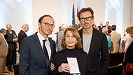 Senta Berger und ihre Söhne Senta Berger und ihre Söhne