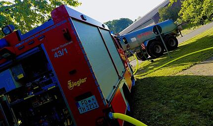 L&ouml;schwasser in den Tankwagen der Landwirte sind eine wertvolle Unterst&uuml;tzung f&uuml;r die Feuerwehren.