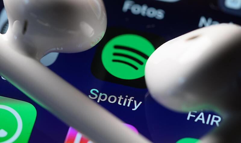 Spotify l&auml;sst die KI &bdquo;Ben&ldquo; arbeiten.