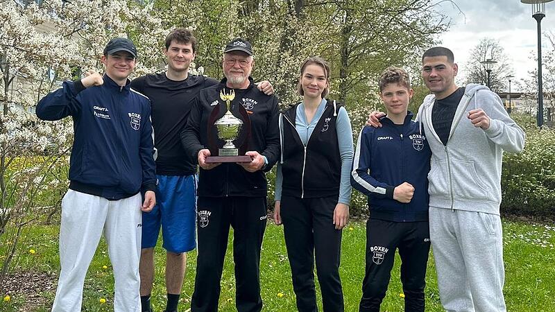 Die fünf Bad Kissinger Boxer um Trainer Edgar Feuchter brachten gleich drei Franken-Titel mit an die Fränkische Saale. Die fünf Bad Kissinger Boxer um Trainer Edgar Feuchter brachten gleich drei Franken-Titel mit an die Fränkische Saale.