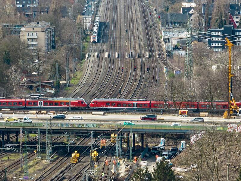 Bahn sperrt Strecke im Ruhrgebiet