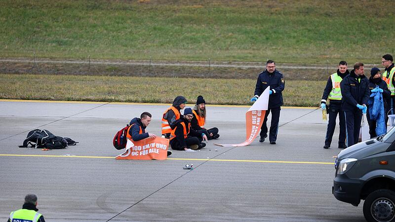 Klimaaktivisten am M&uuml;nchner Flughafen