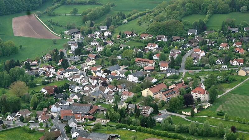 L&uuml;tzelbuch aus der Vogelperspektive (Aufnahme von 2009): Coburgs gr&uuml;ner Osten ist vor allem eine beliebte Wohngegend.