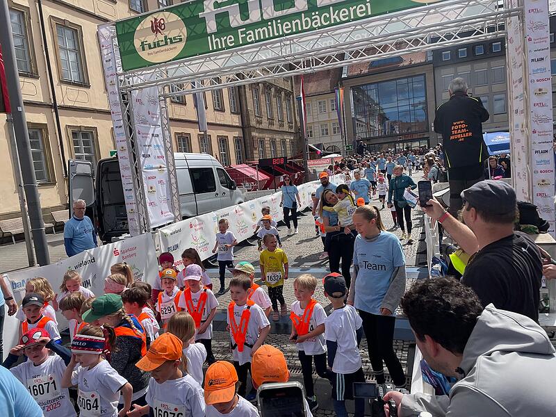 Der Startschuss des Weltkulturerbelaufs fiel mit dem Ertl-Bambinilauf.