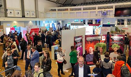 Über 4000 Interessierte besuchten den ersten Kulmbacher Karrierekompass im vergangenen Jahr. In diesem Jahr soll die Messe noch größer werden. Über 4000 Interessierte besuchten den ersten Kulmbacher Karrierekompass im vergangenen Jahr. In diesem Jahr soll die Messe noch größer werden.