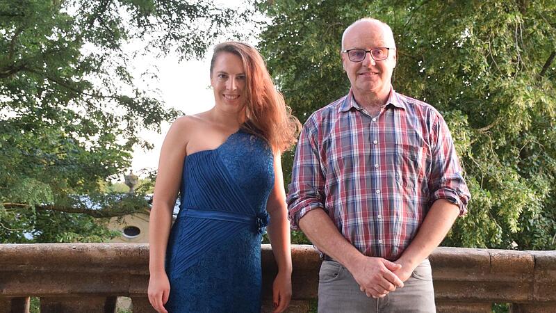 Nach dem Konzert in der kühlen Klosterkirche vor dem Portal: Thomas Meyer und Svenja Weierich. Nach dem Konzert in der kühlen Klosterkirche vor dem Portal: Thomas Meyer und Svenja Weierich.