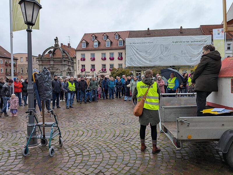 Vor der Stadtratssitzung am Montag, 6. Oktober, gab es eine Demo gegen das geplante Gewerbegebiet Westheim.