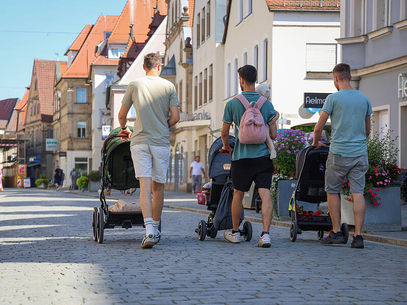 Walking Dads Forchheim: Das steckt hinter dem neuen Treff für VäterForchheim & Fränkische Schweiz Walking Dads Forchheim: Das steckt hinter dem neuen Treff für VäterForchheim & Fränkische Schweiz