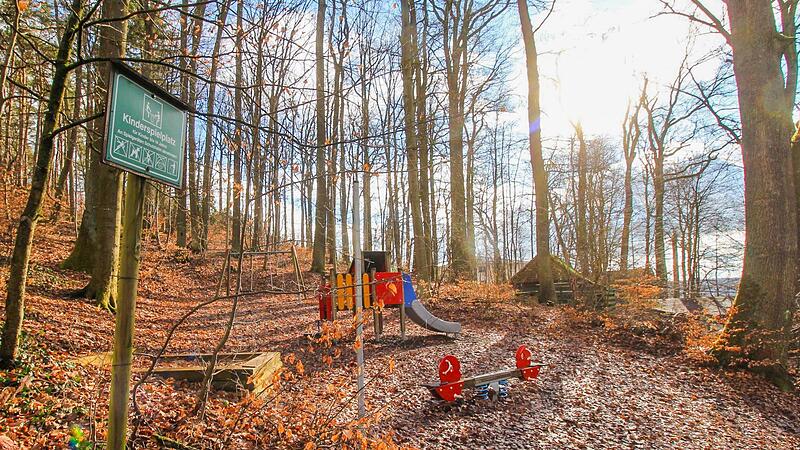 Der bisherige Spielplatz soll nach oben bis zum zweiten Spielplatz am Glockenkeller erweitert werden.Forchheim & Fr&auml;nkische Schweiz