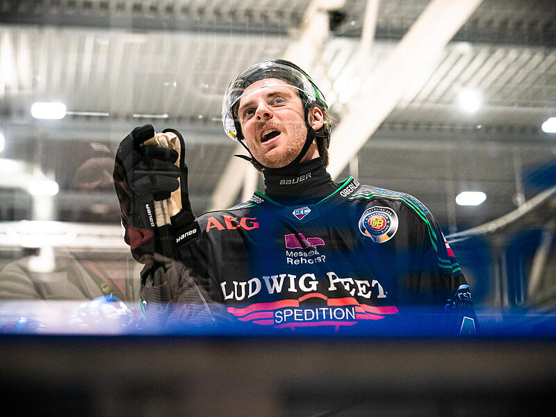 Verteidiger Philipp Stobbe vertraut bei der aktuellen finanziellen Lage des Höchstadter EC den Verantwortlichen.