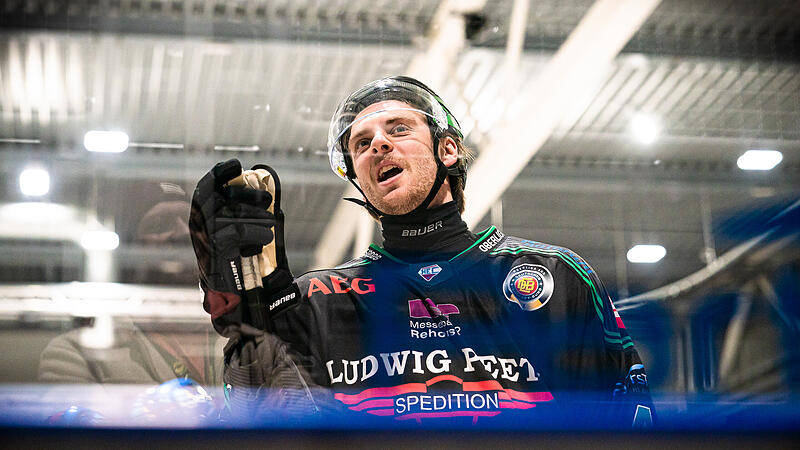 Verteidiger Philipp Stobbe vertraut bei der aktuellen finanziellen Lage des H&ouml;chstadter EC den Verantwortlichen.