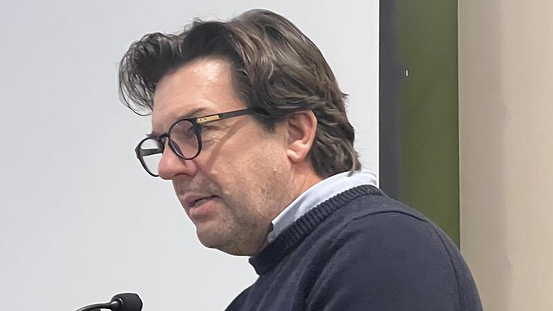 Der Kulmbacher Daniel Maa&szlig; ist ein engagierter K&auml;mpfer gegen Rassismus und speziell auch Antisemitismus. Der 51-j&auml;hrige arbeitet unter anderem f&uuml;r den Bayerischen Fu&szlig;ball-Verband als Konfliktmanager.